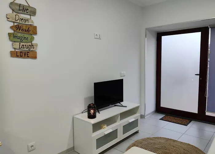 Riviera Al Apartman *